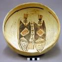 Bowl, San Bernardo polychrome. int: linear design; ext: linear design.