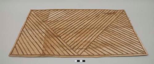 Kupesi design board with 3 triangles of parallel lines