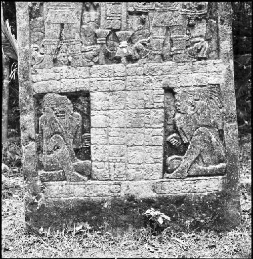 Lower panel of Stela 1 at Ixkun