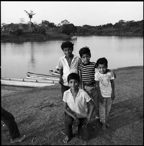 Children of Gonzalo Catellenos at Sayaxche