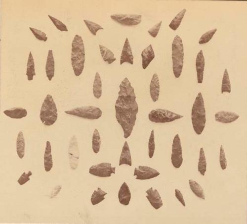 Flaked stone points from Oregon shell mounds