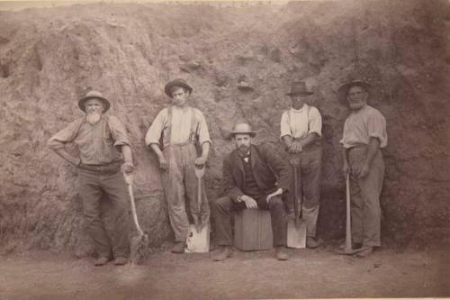 Dr. Metz and a group of workers at Turner Mound in Ohio