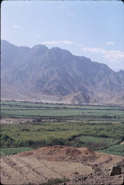 View from top of Huaca, Falda Cerro Orejas (K3955), Moche Valley