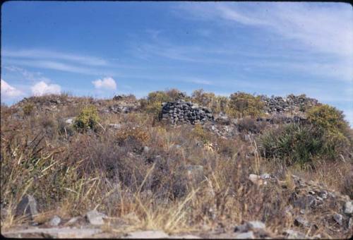 General fiew of stone walls and fort at the site of Karapaico (U9563), Moche Valley