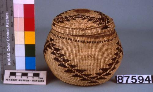 Lidded trinket basket