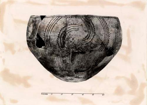 Assanai type bowl, curvilinear design