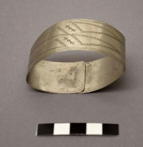 Silver bracelet with incised designs