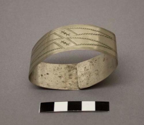 Silver bracelet with incised designs