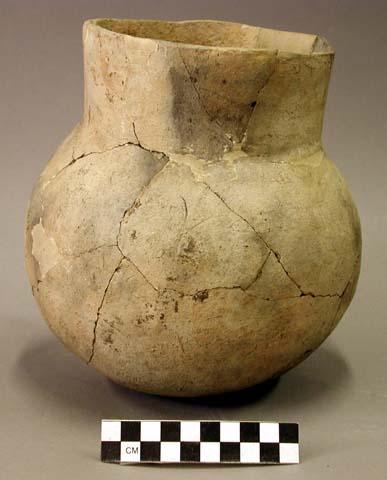 Ceramic undecorated jar, straight neck, reconstructed