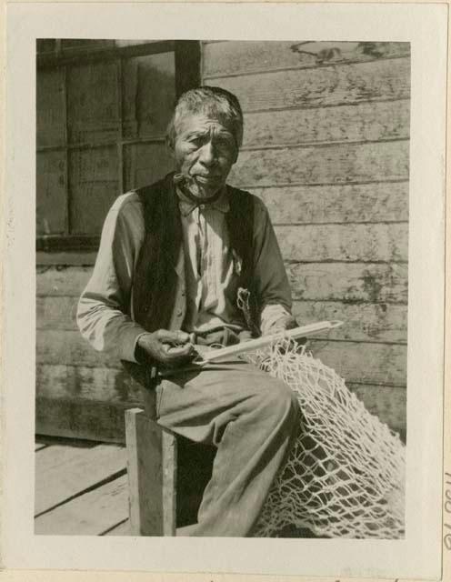 Old Ned weaving net
