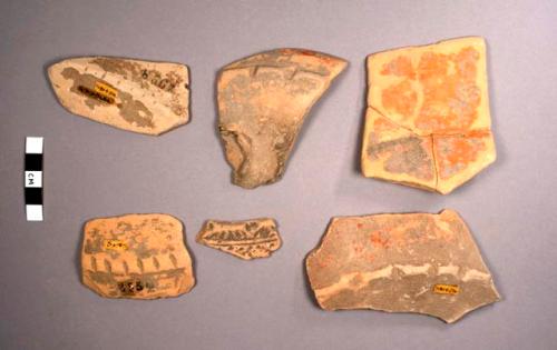 Platon Punctuated-incised Potsherds: Platon Variety