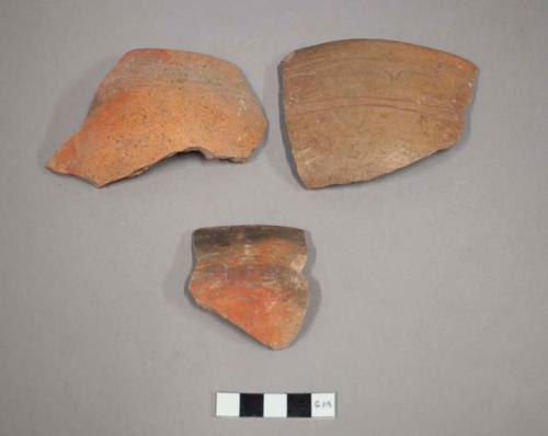 Potsherds from incised bowls - Type IIa