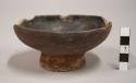 Pottery cup with raised base for red pepper (ahi)