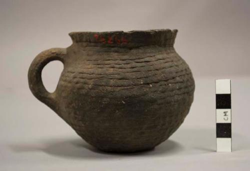 Complete vessel, cup with handle, etched pattern exterior