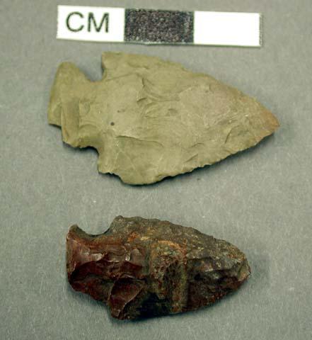 Chipped stone, projectile points, corner-notched, chert