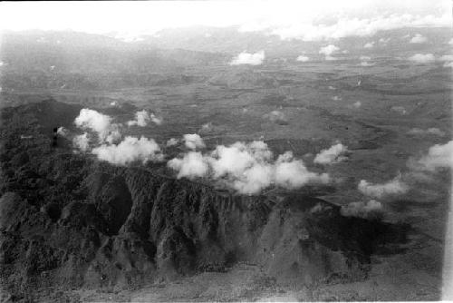 View from the air, leaving the Baliem Valley