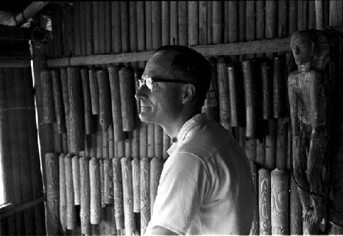 Profile portrait of Dr. A. A. Gerbrands in his house at Ammanamgai