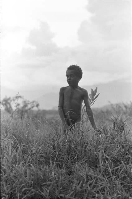 Uwar in the grass during weem yelé