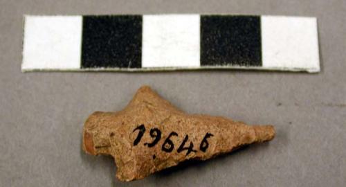 Chipped stone projectile point, stemmed