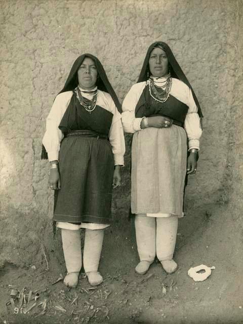 Isleta women