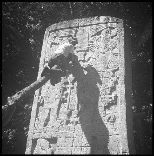 Stela 1 at Ixkun