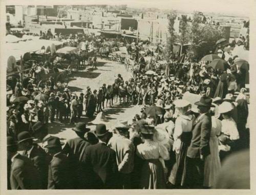 Runners awaiting turn