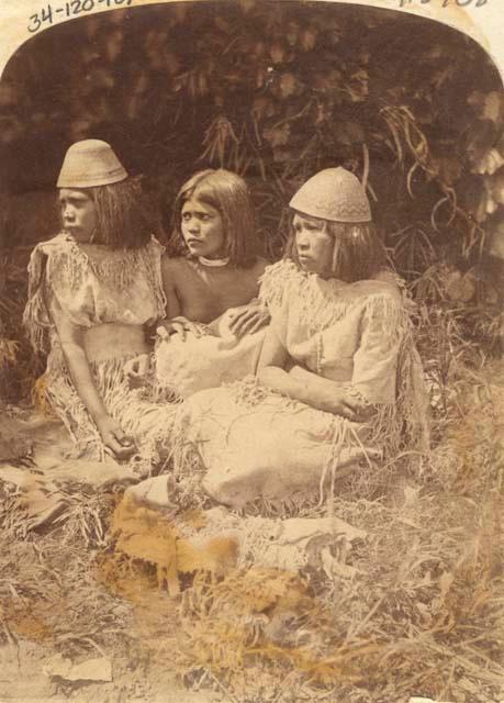 Antinaints, Putusir and Wichuts, seated together