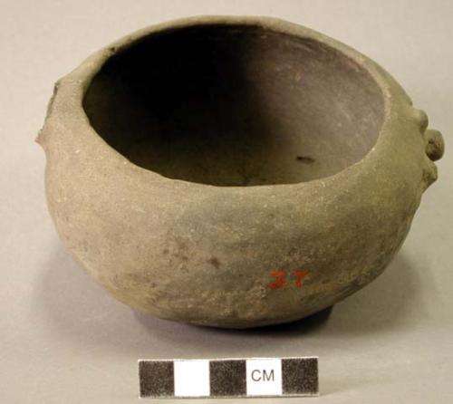 Ceramic vessel, bowl, five protruding knobs around rim, appendage broken off