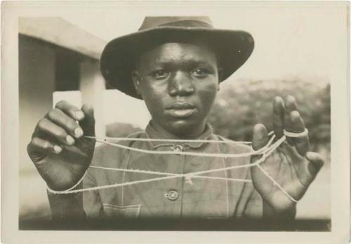 String figures from the Belgian Congo