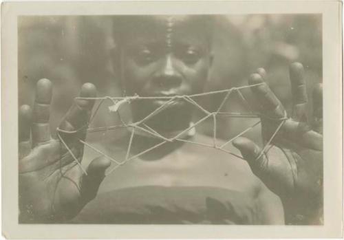 String figures from the Beligian Congo