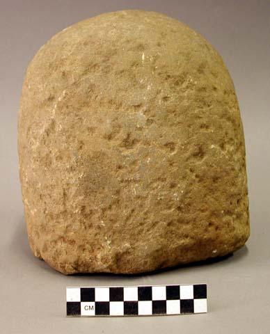 Stone object of type called "tiponi"