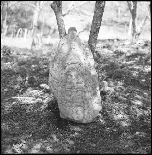 Monument 32 at Tonina