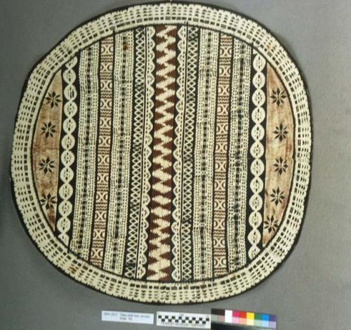 Tapa cloth mat, circular, large