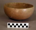 Bowl from Grave 4.