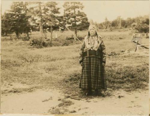 Mrs. Francis Gould, frontal full-length view