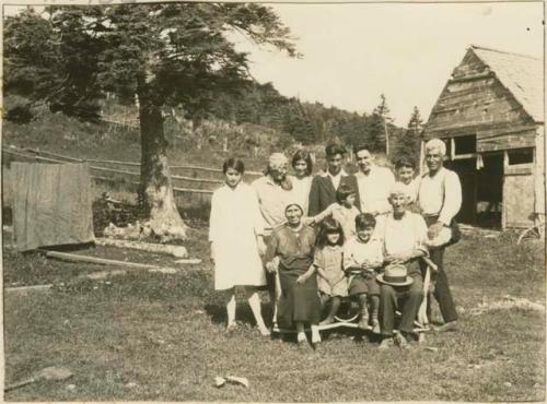 Family and a few relatives of Stephen Morris