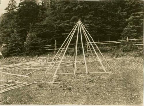 Foundation of pole frame of wigwam