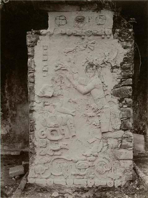 Reliefs on the west facade of the Palacio, House D