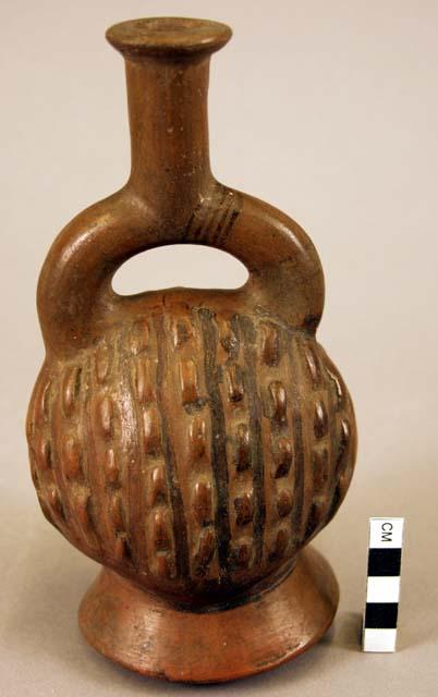 Pottery vessel