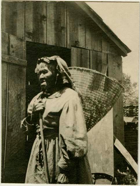 Old Molly, a Maidu basket maker