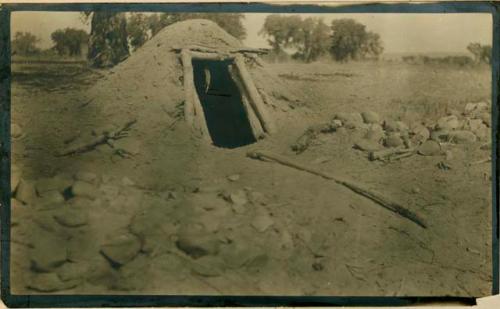 Navajo sweat house. San Juan River.