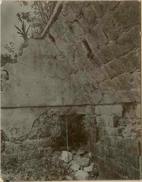 Chamber wall in ediface of unnamed group of ruins