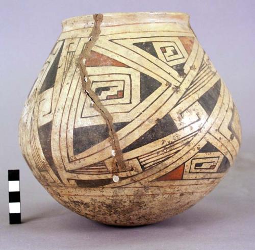 Globular constricted neck jar.  Casas Grande type