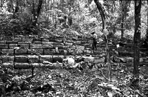 Work on Structure 5 steps as Yaxchilan