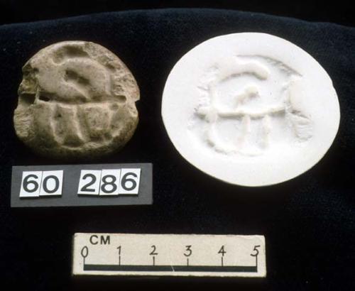 Button seal of stone