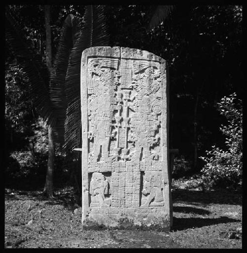 Stela 1 at Ixkun