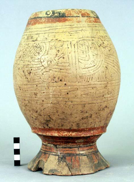 Earthen vase