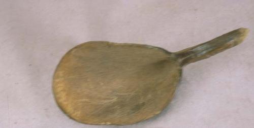 Horn spoon