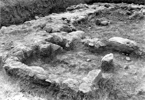 Pucara excavations, excavation of walls