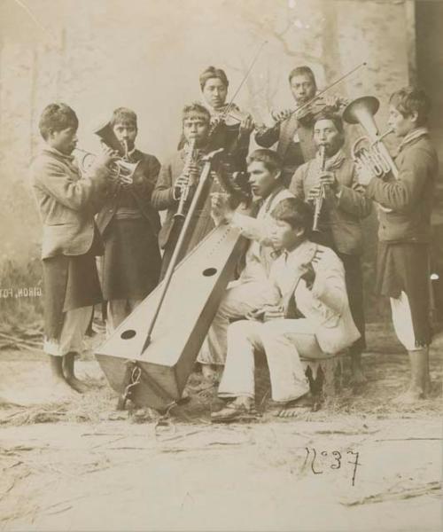 Quiche Indian band and their instruments